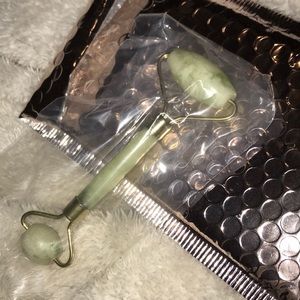 The Metamorphic Jade Roller